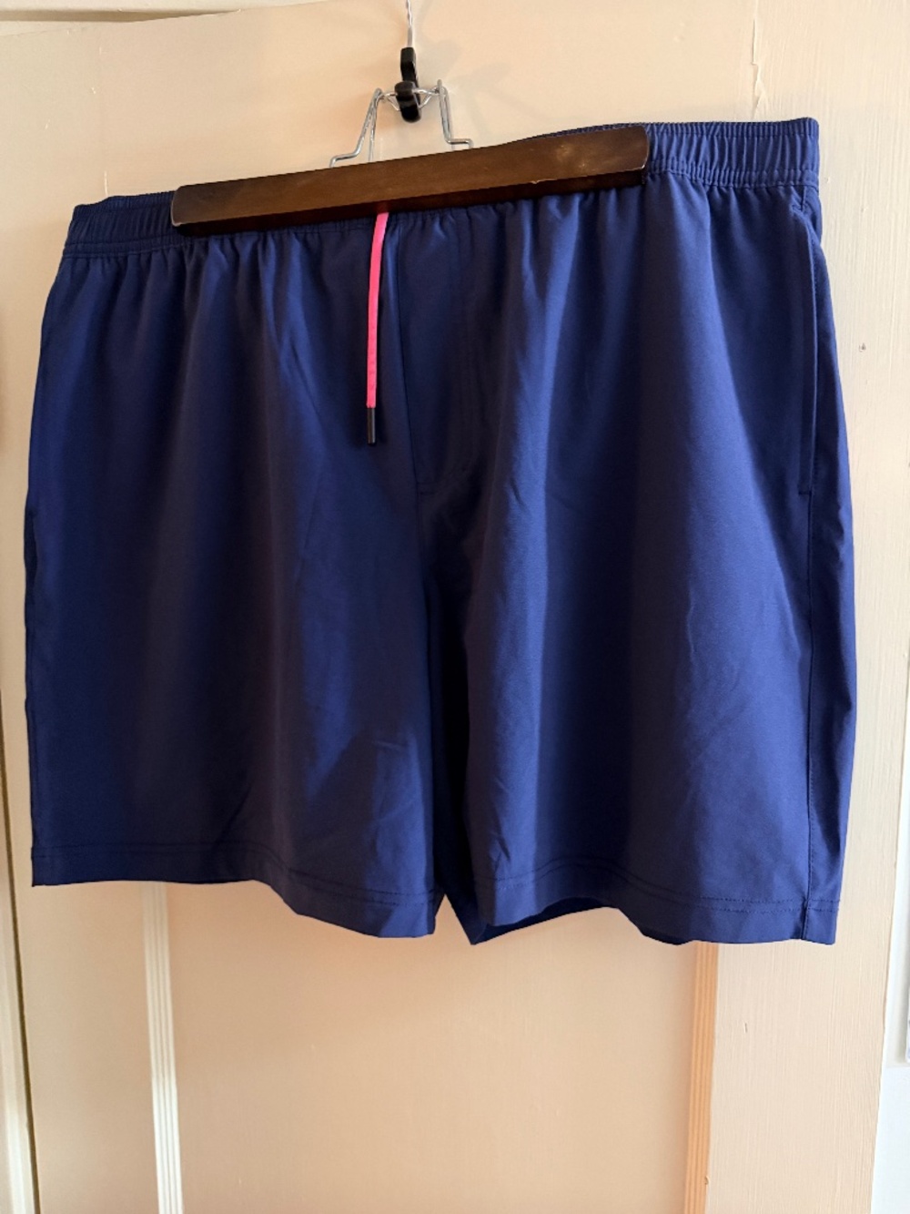 Chubbies Men’s XXL Navy Everydays Shorts 5.5” Inseam Stretch Lined